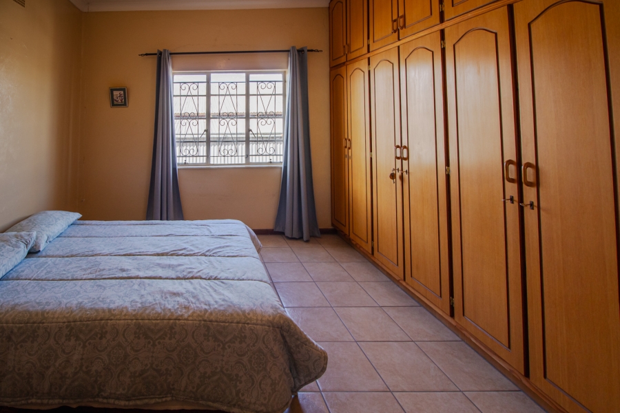 4 Bedroom Property for Sale in Lemoendraai Northern Cape